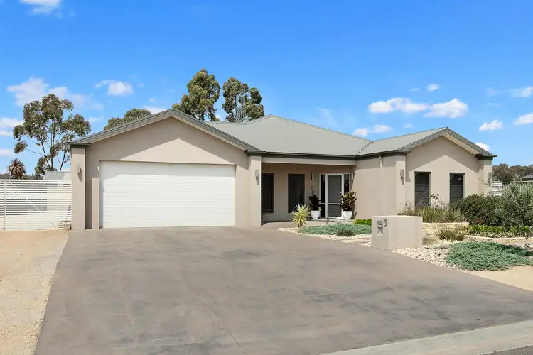 Main view of Homely house listing, 3 Stirling Avenue, Junortoun VIC 3551