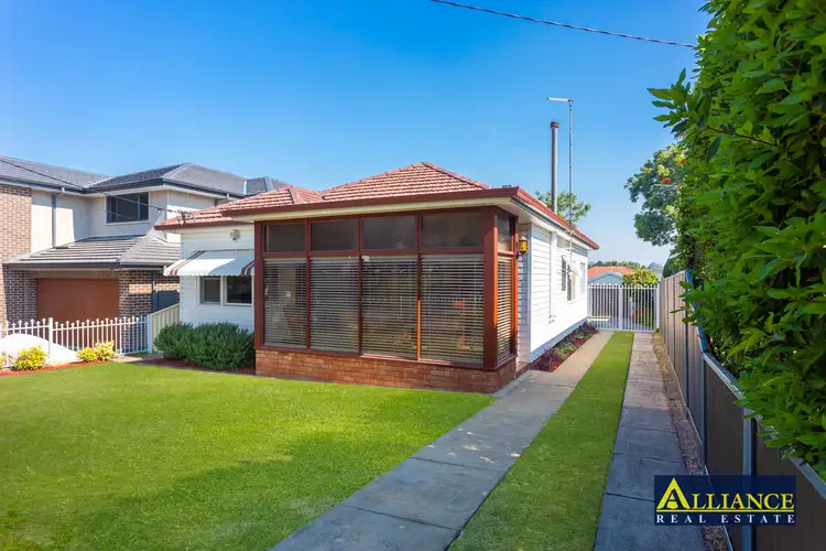 31 Singleton Avenue, East Hills NSW 2213