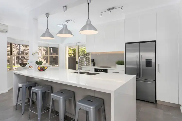 9/2A Charlotte Place, Illawong NSW 2234