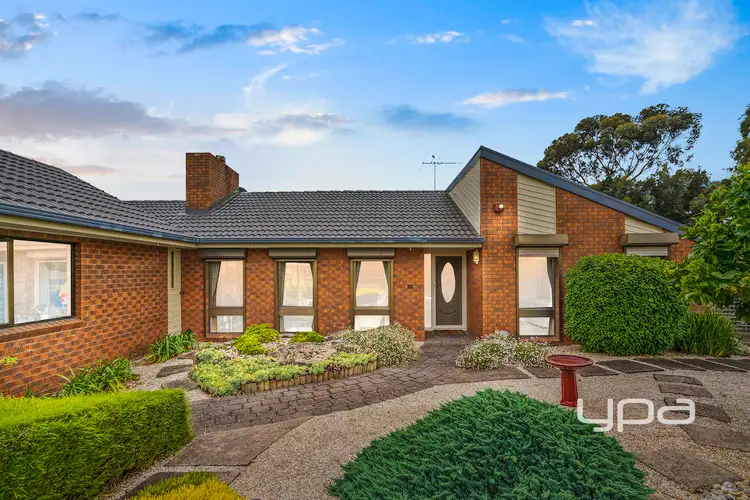 Second view of Homely house listing, 5 Ganton Court, Sunbury VIC 3429