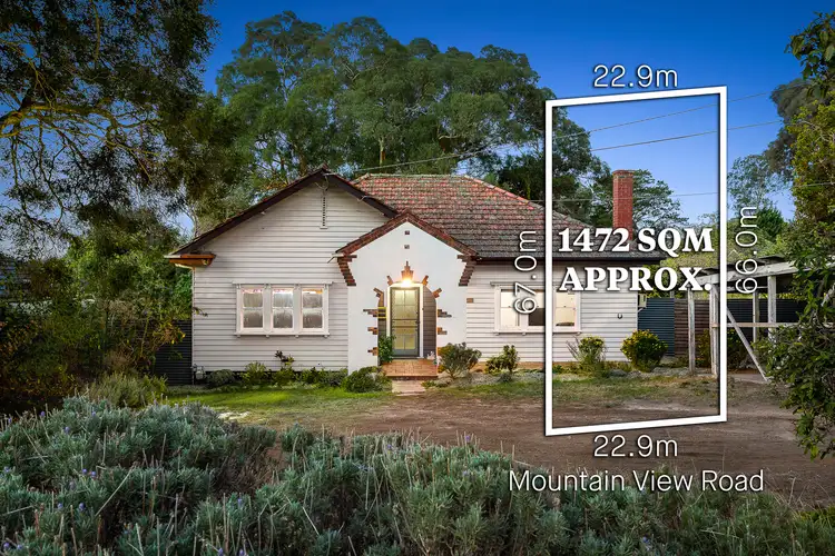 68 Mountain View Road, Montmorency VIC 3094