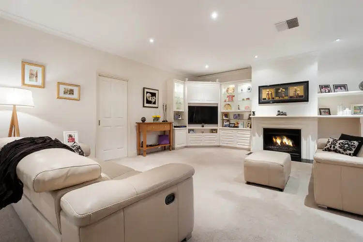 Fifth view of Homely house listing, 2 Palamino Court, Lower Plenty VIC 3093