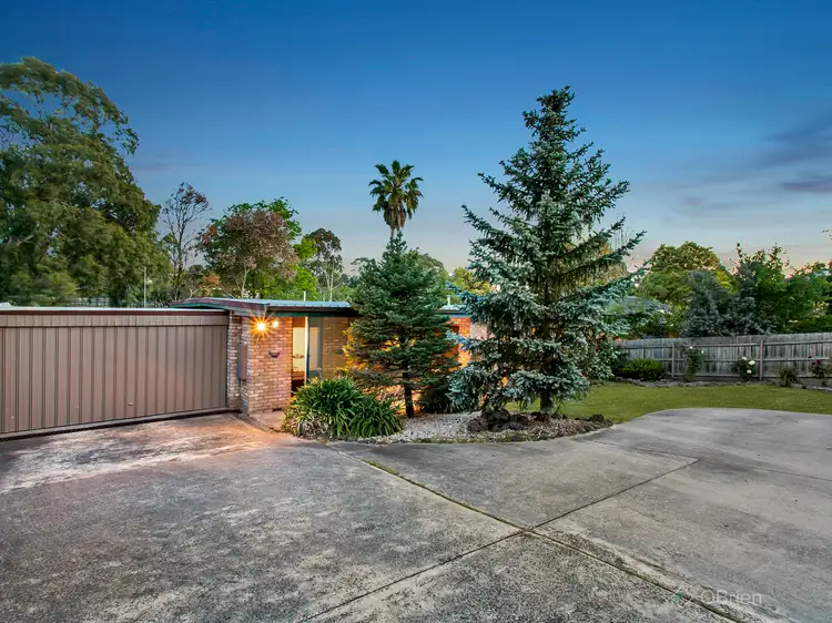 15 John Edgcumbe Way, Endeavour Hills VIC 3802