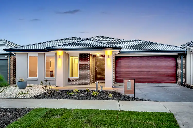 35 Moonlight Way, Mickleham VIC 3064