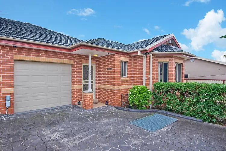 2/151A Targo Road, Girraween NSW 2145