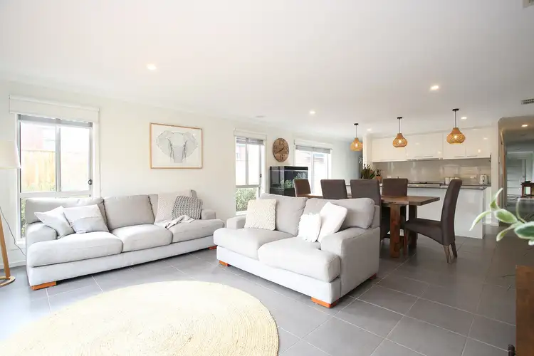 8 Pauls Lane, Hastings VIC 3915