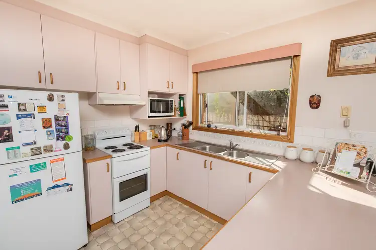 Fifth view of Homely townhouse listing, 2 Kelvin Avenue, Mildura VIC 3500