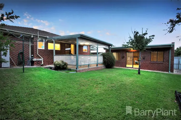 Second view of Homely house listing, 5 Victor Place, Attwood VIC 3049
