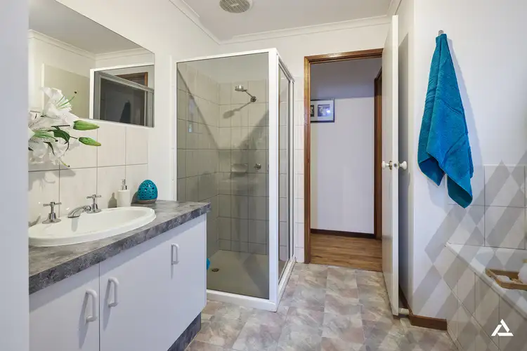 Fifth view of Homely house listing, 14 Adam Court, Drouin VIC 3818