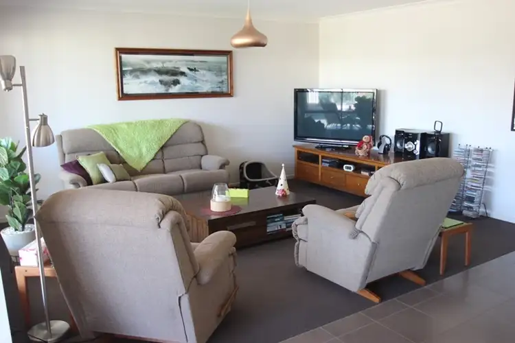 Seventh view of Homely house listing, 10 Elberta Court, Cobram VIC 3644
