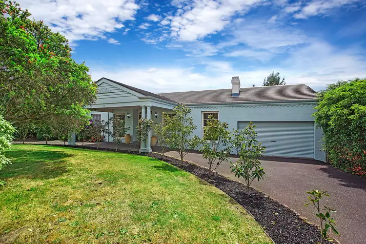 15 Allen Drive, Mount Eliza VIC 3930