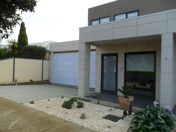 20A Gibson Grove
