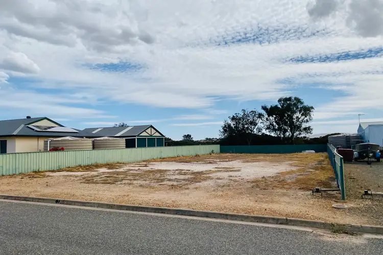 22 Robert Street, Tumby Bay SA 5605