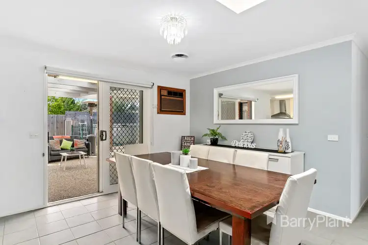 Third view of Homely house listing, 5 Erin Court, Hampton Park VIC 3976