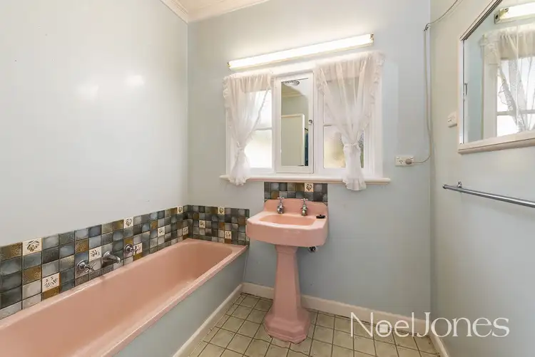 Fifth view of Homely house listing, 4 Surrey Street, Ringwood VIC 3134