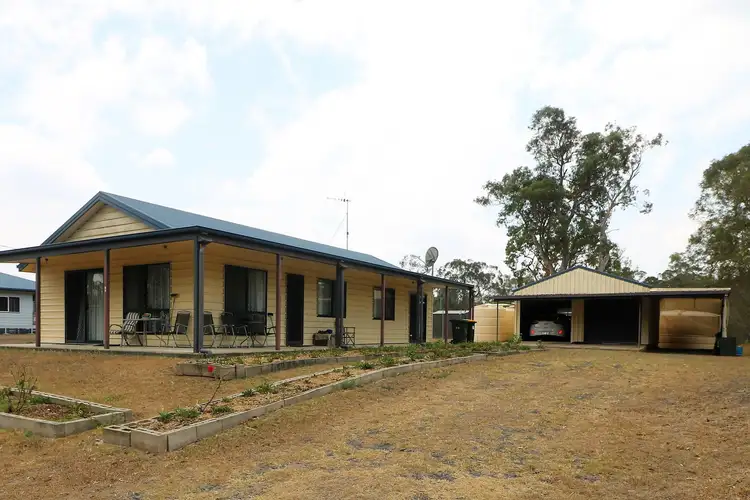 24 Powers Street, Buxton QLD 4660