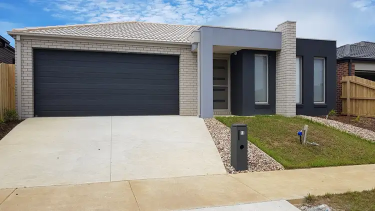 12 Elegante Road