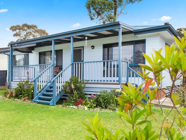 2 Stella Way, Lake Tabourie NSW 2539