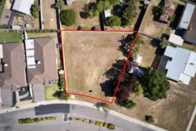 19 Parkside Boulevard, Strathdale VIC 3550