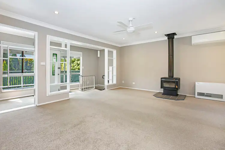 Second view of Homely house listing, 11 Mimosa Avenue, Wentworth Falls NSW 2782