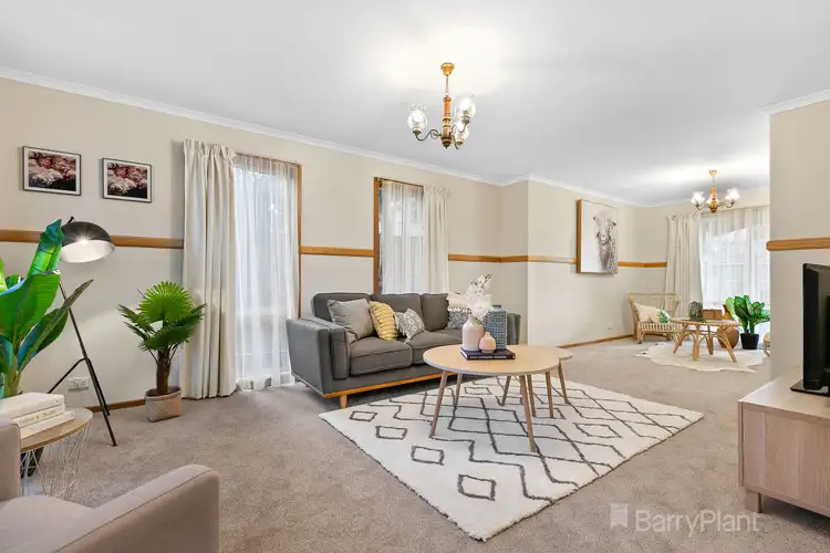 Second view of Homely house listing, 6 Houlden Court, Narre Warren VIC 3805
