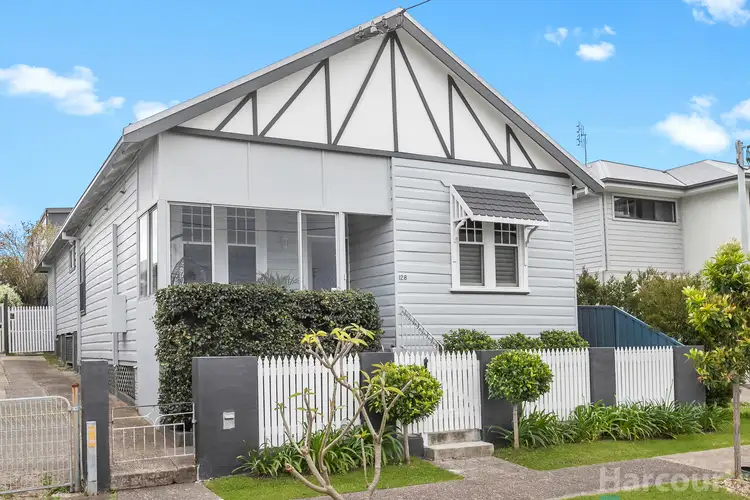 128 Gosford Road, Adamstown NSW 2289