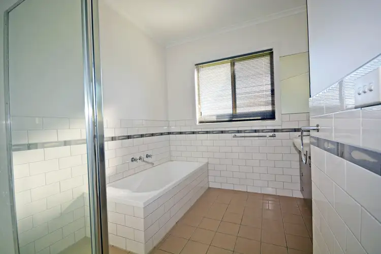 Sixth view of Homely house listing, 11 Sanford Court, Portland VIC 3305
