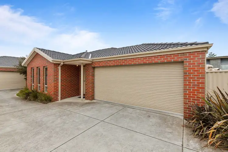 2/30 Orion Street