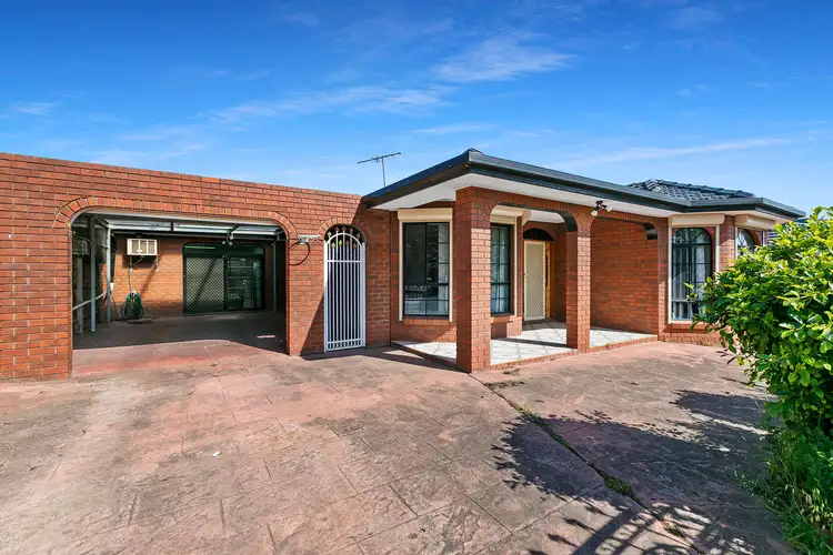 22 Feldspar Close, St Albans VIC 3021