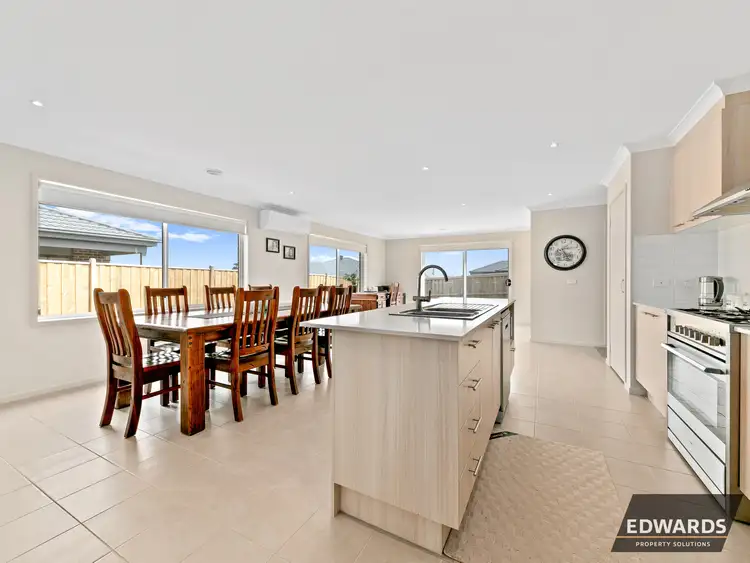 Fifth view of Homely house listing, 17 Wiltons Crescent, Drouin VIC 3818