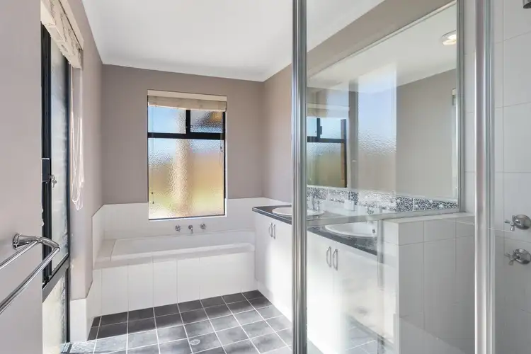 Fifth view of Homely house listing, 15 Peregrine Circle, Beeliar WA 6164