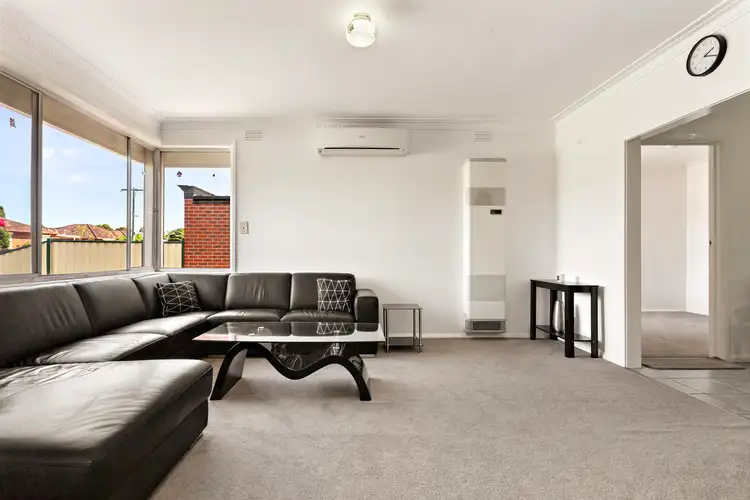 Second view of Homely house listing, 10 Kanimbla Drive, Lalor VIC 3075
