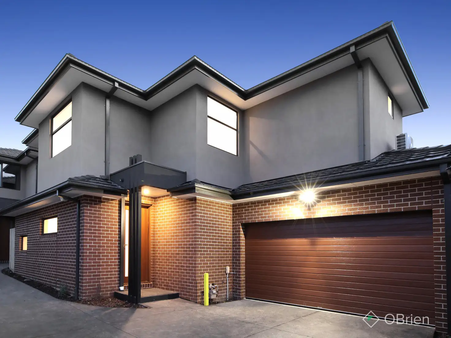 Main view of Homely townhouse listing, 2/27 Cameron Avenue, Oakleigh South VIC 3167