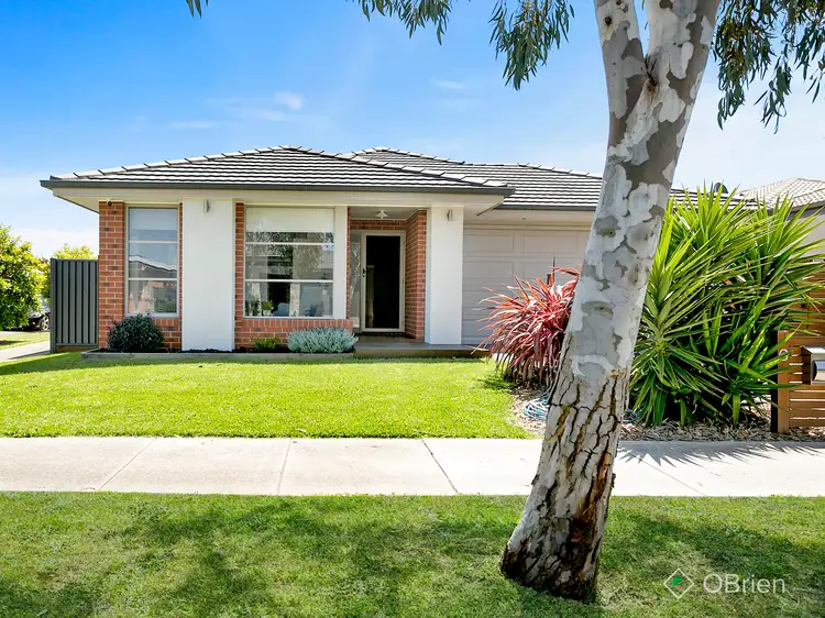 6 Rannoch Street, Cranbourne East VIC 3977
