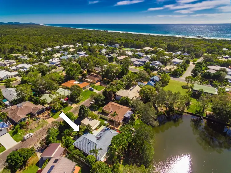 6 Barkala Court, Ocean Shores NSW 2483