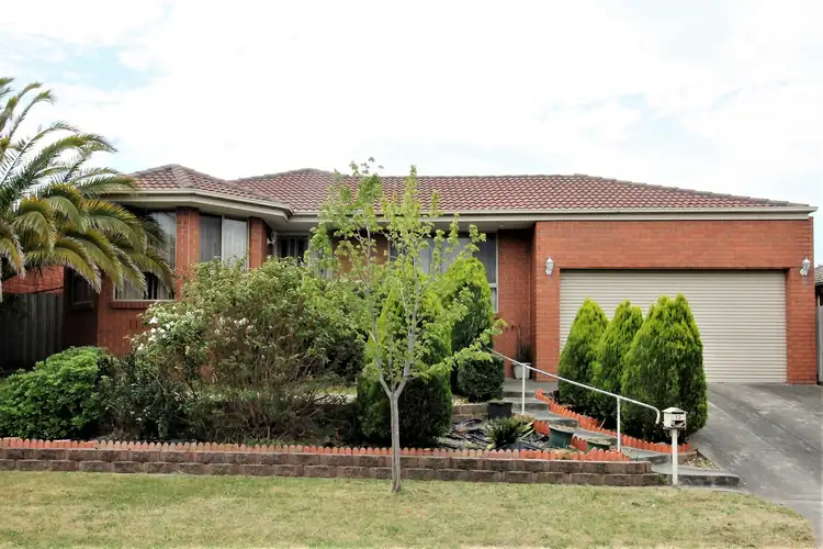32 Sandalwood Drive, Narre Warren VIC 3805
