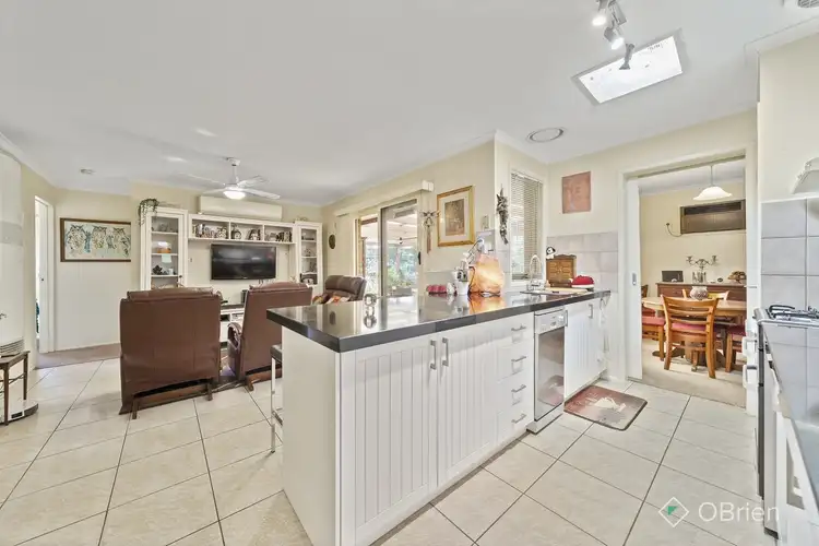 Fifth view of Homely house listing, 11 Dunrobin Court, Carrum Downs VIC 3201