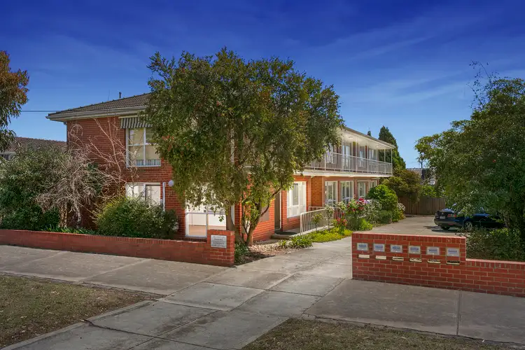1/7 Violet Street, Essendon VIC 3040