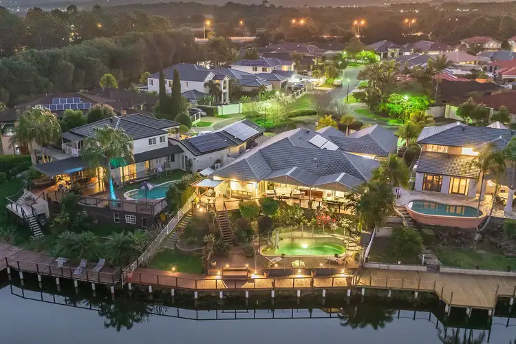 24 Martingale Circuit, Clear Island Waters QLD 4226