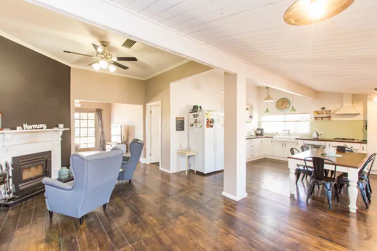 Sixth view of Homely house listing, 1033 Paschendale Avenue, Merbein VIC 3505