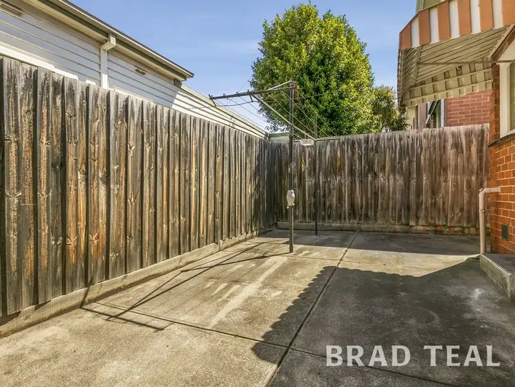 Sixth view of Homely unit listing, 1/17 Ballater Street, Essendon VIC 3040