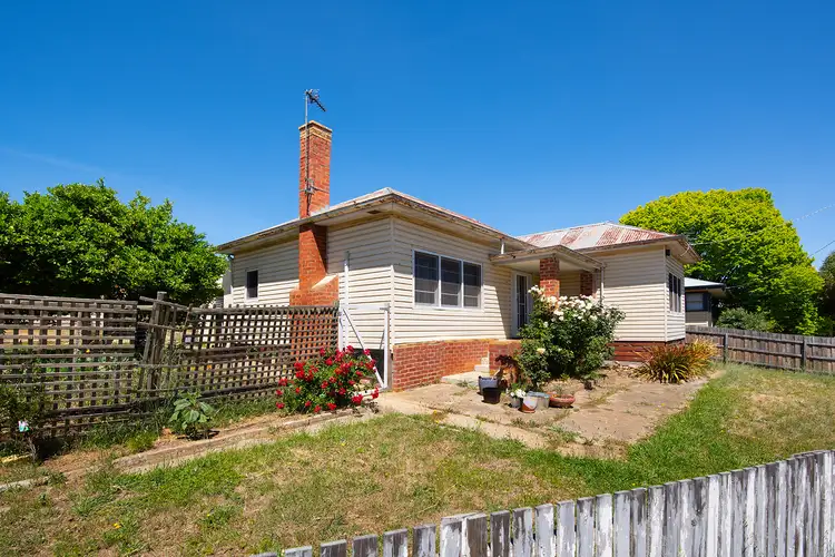 101 Main Road, Chewton VIC 3451