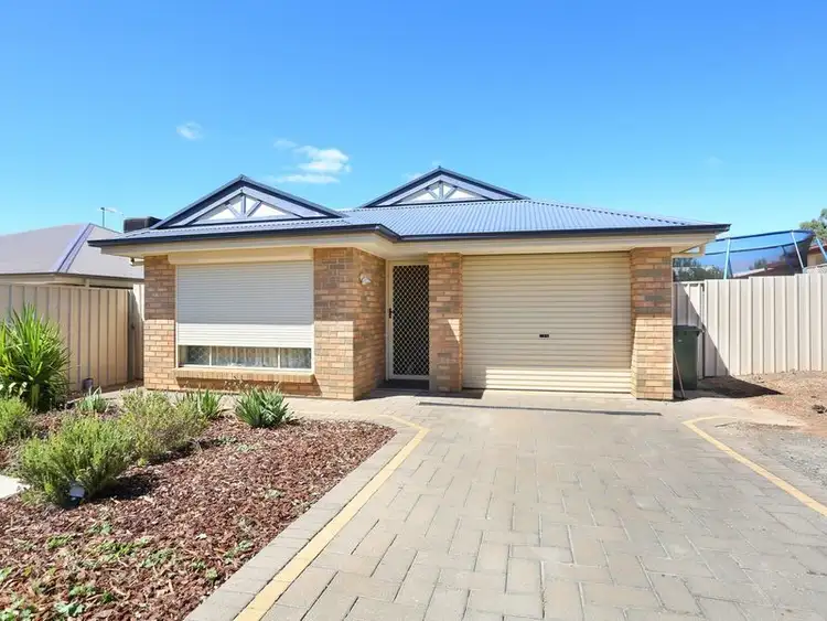 19 Cairns Crescent, Riverton SA 5412