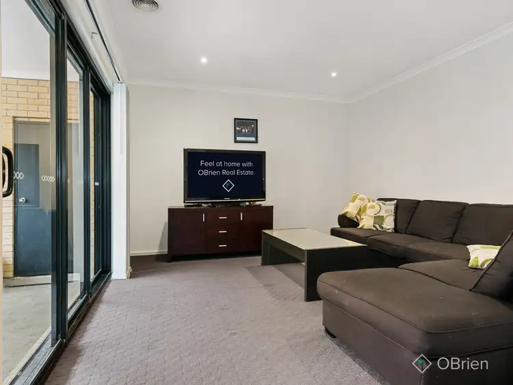 Fifth view of Homely house listing, 1 Benmar Place, Lyndhurst VIC 3975