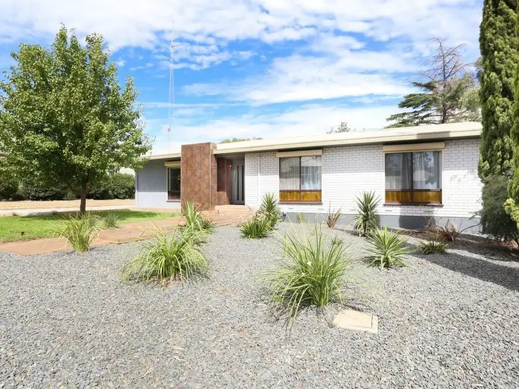 24 Guilford Street, Clare SA 5453