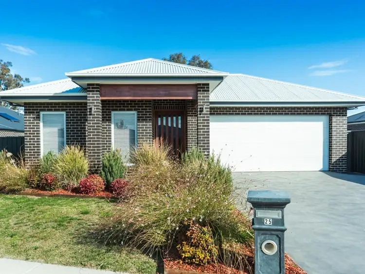 25 Riverside Boulevard, Killara VIC 3691
