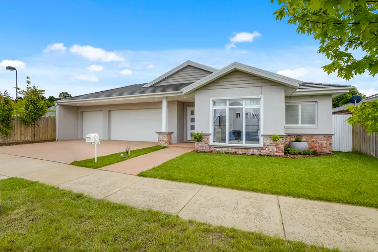 28 Vancleve Crescent, Gisborne VIC 3437