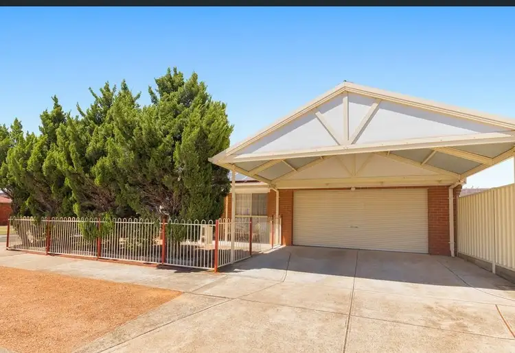 1 Deer Street, Deer Park VIC 3023