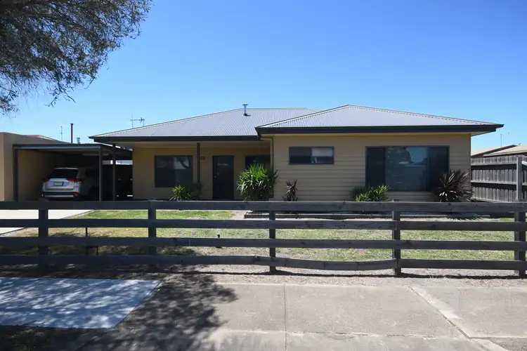 Second view of Homely house listing, 211B MacLeod Street, Bairnsdale VIC 3875