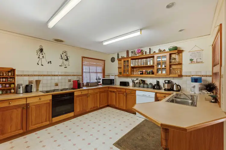 Fourth view of Homely house listing, 6 Albert Avenue, Strathdale VIC 3550